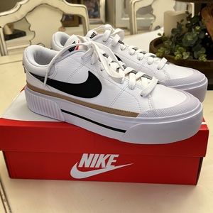 Women’s Nike Court Legacy Lift